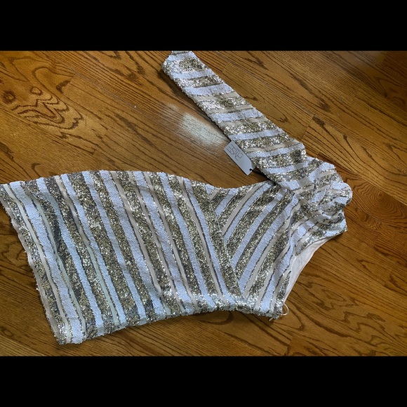 RYSE The Label One Shoulder Sequin Dress NWT - Picture 6 of 8